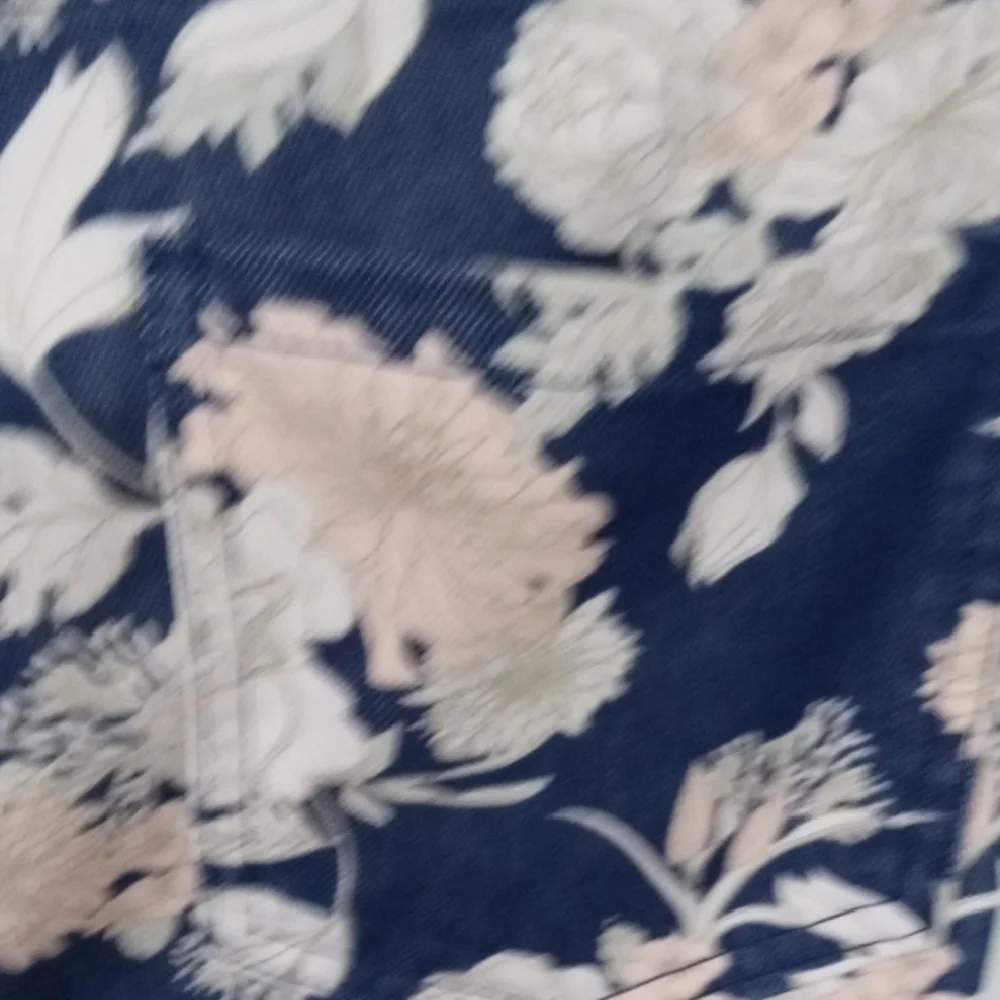 Faded Glory Blue and Cream Cropped Floral Jeggings - Picture 7 of 7